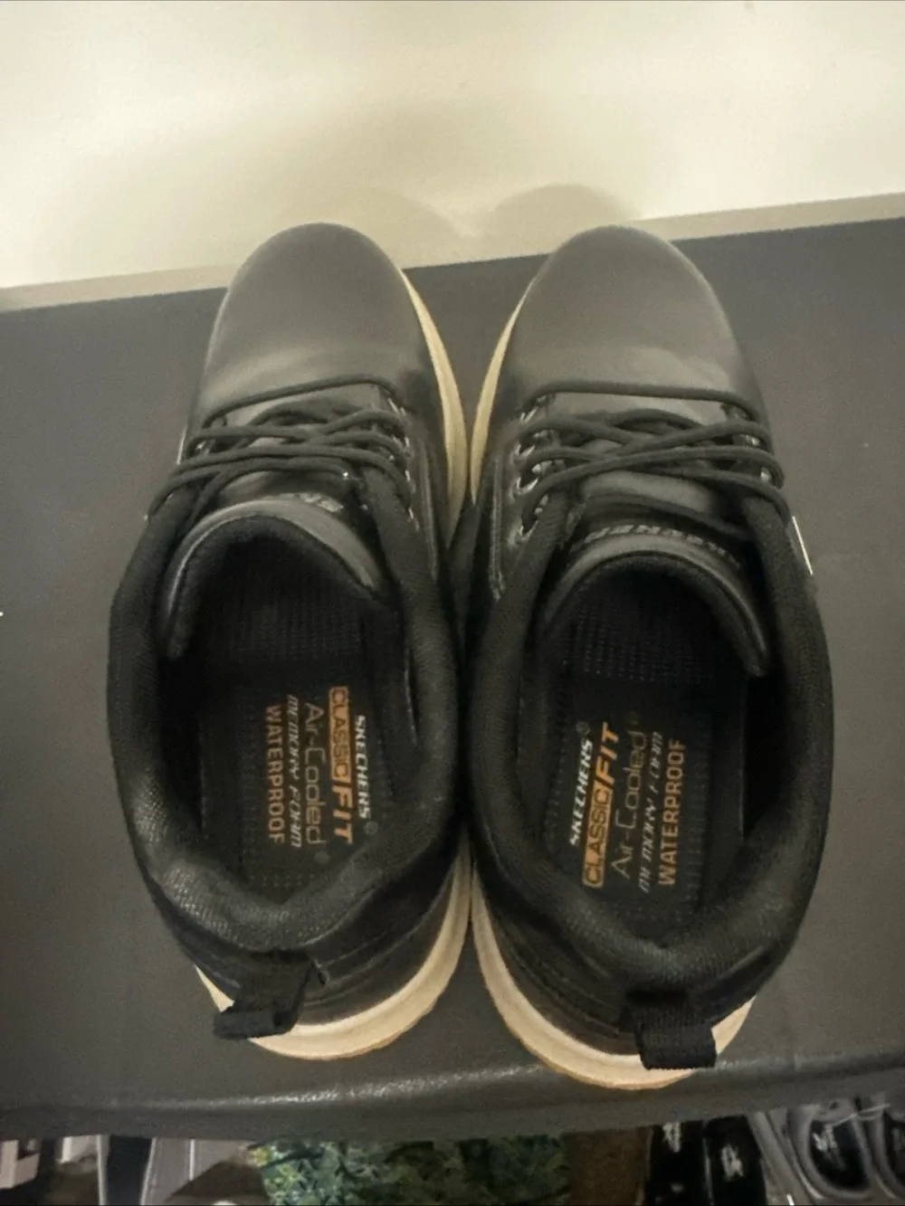 Skechers Men's Size 7 Black Slip In Shoe